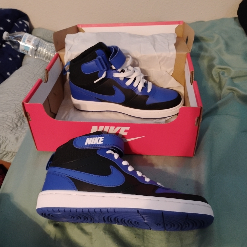 Nike Kids Black and Blue High-Top Sneakers 5y and 7w